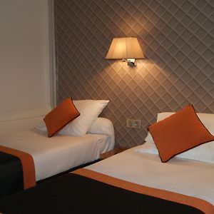 Habitación con 2 Camas Individuales